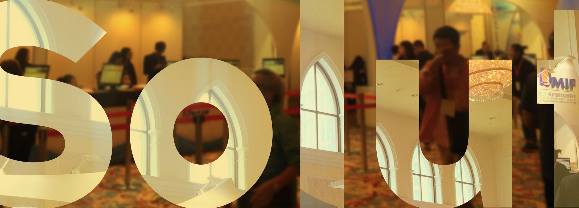 通過高清拍攝、即時打印技術為客戶品牌形象植入，商務合影留念等需求提供解決方案