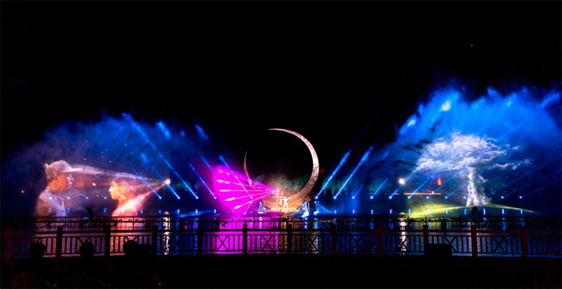 大纵湖旅游景区 投影灯光秀 打造东晋水城光影新地标
